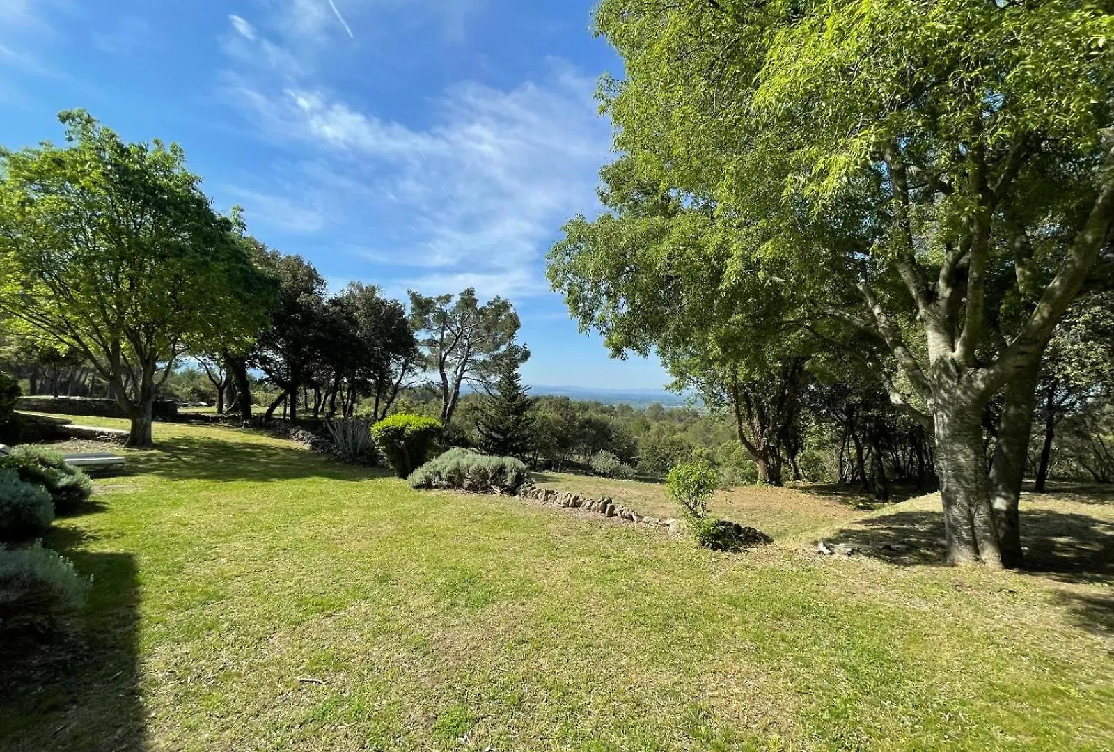 Gite Le Provence Spacieux 100M2 - Piscine Jacuzzi Prive Parking Jardin 33 Hectares Saumane-de-Vaucluse Apartment