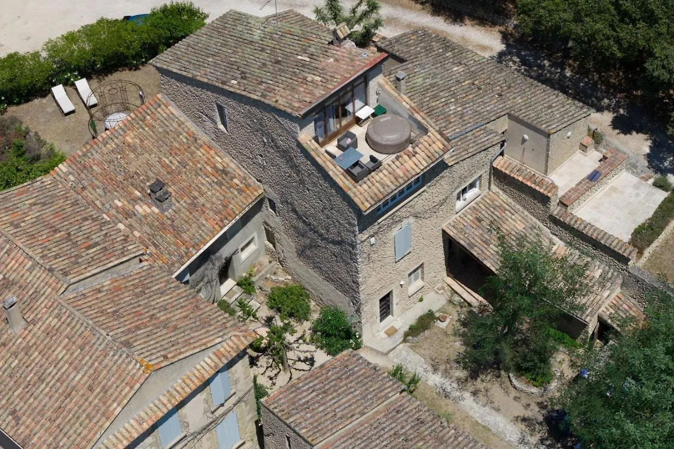 Gite Le Provence Spacieux 100M2 - Piscine Jacuzzi Prive Parking Jardin 33 Hectares Saumane-de-Vaucluse