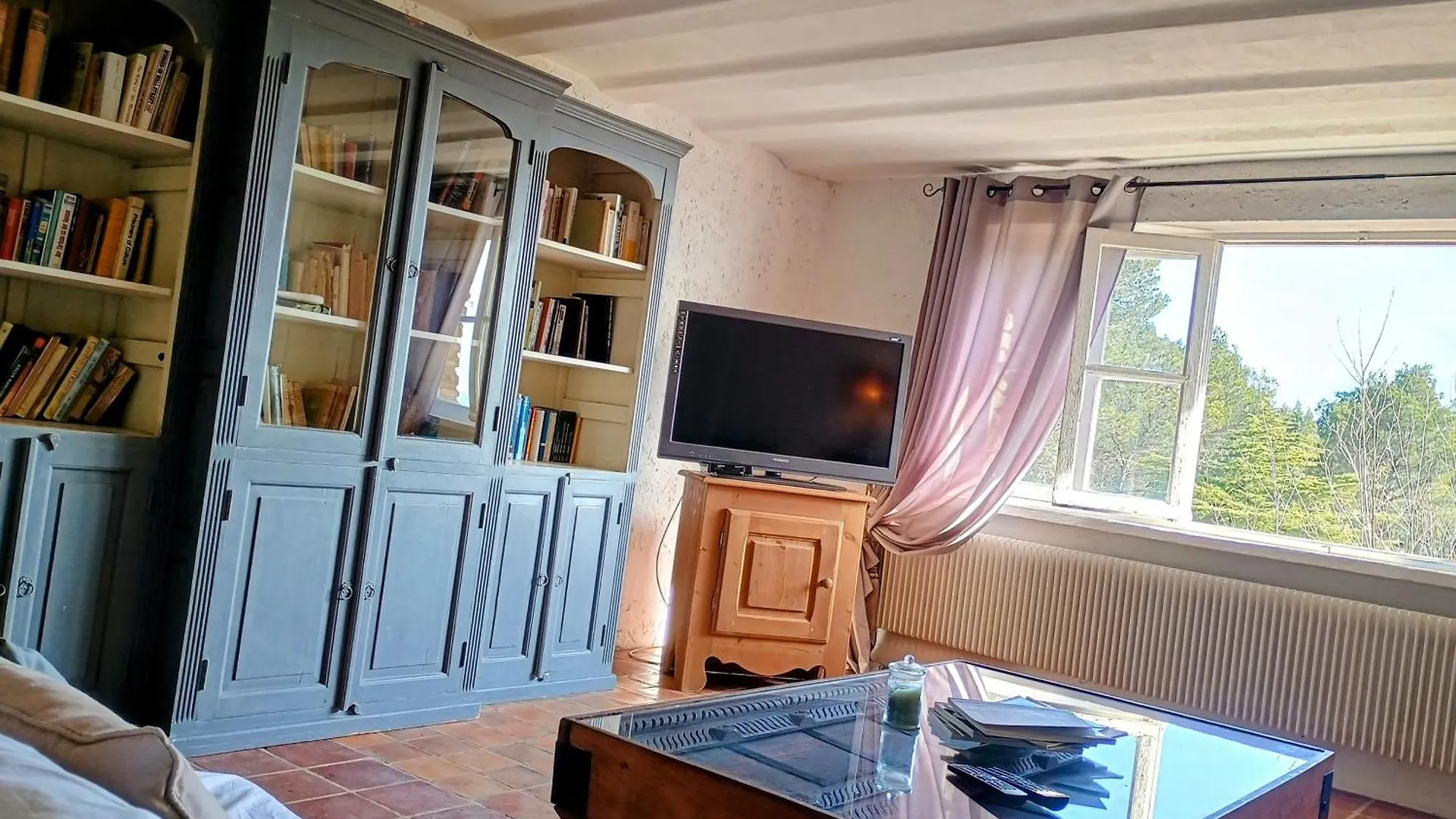 Gite Le Provence Spacieux 100M2 - Piscine Jacuzzi Prive Parking Jardin 33 Hectares Saumane-de-Vaucluse France