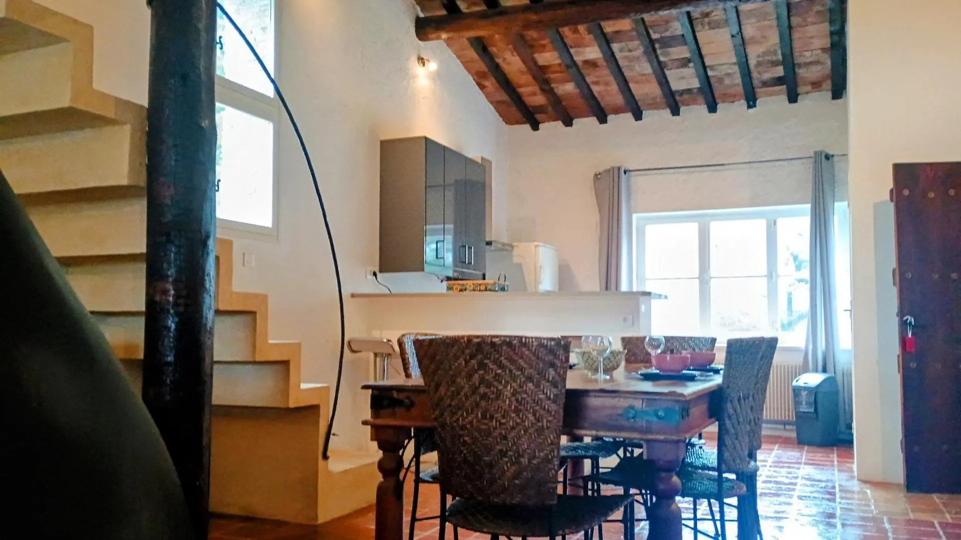 Gite Le Provence Spacieux 100M2 - Piscine Jacuzzi Prive Parking Jardin 33 Hectares Saumane-de-Vaucluse Apartment