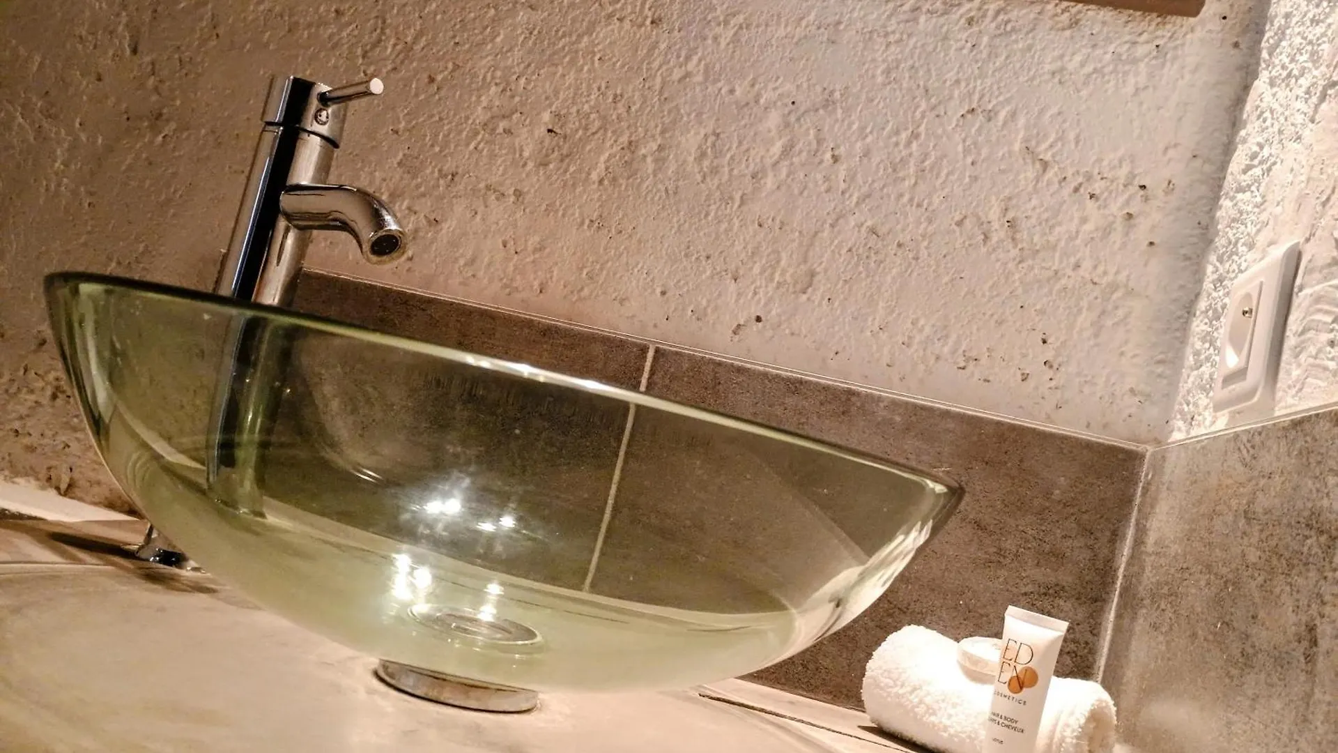Apartment Gite Le Provence Spacieux 100M2 - Piscine Jacuzzi Prive Parking Jardin 33 Hectares Saumane-de-Vaucluse